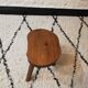 Tabouret tripode en bois