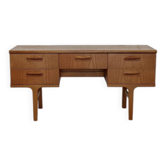 Scandinavian console