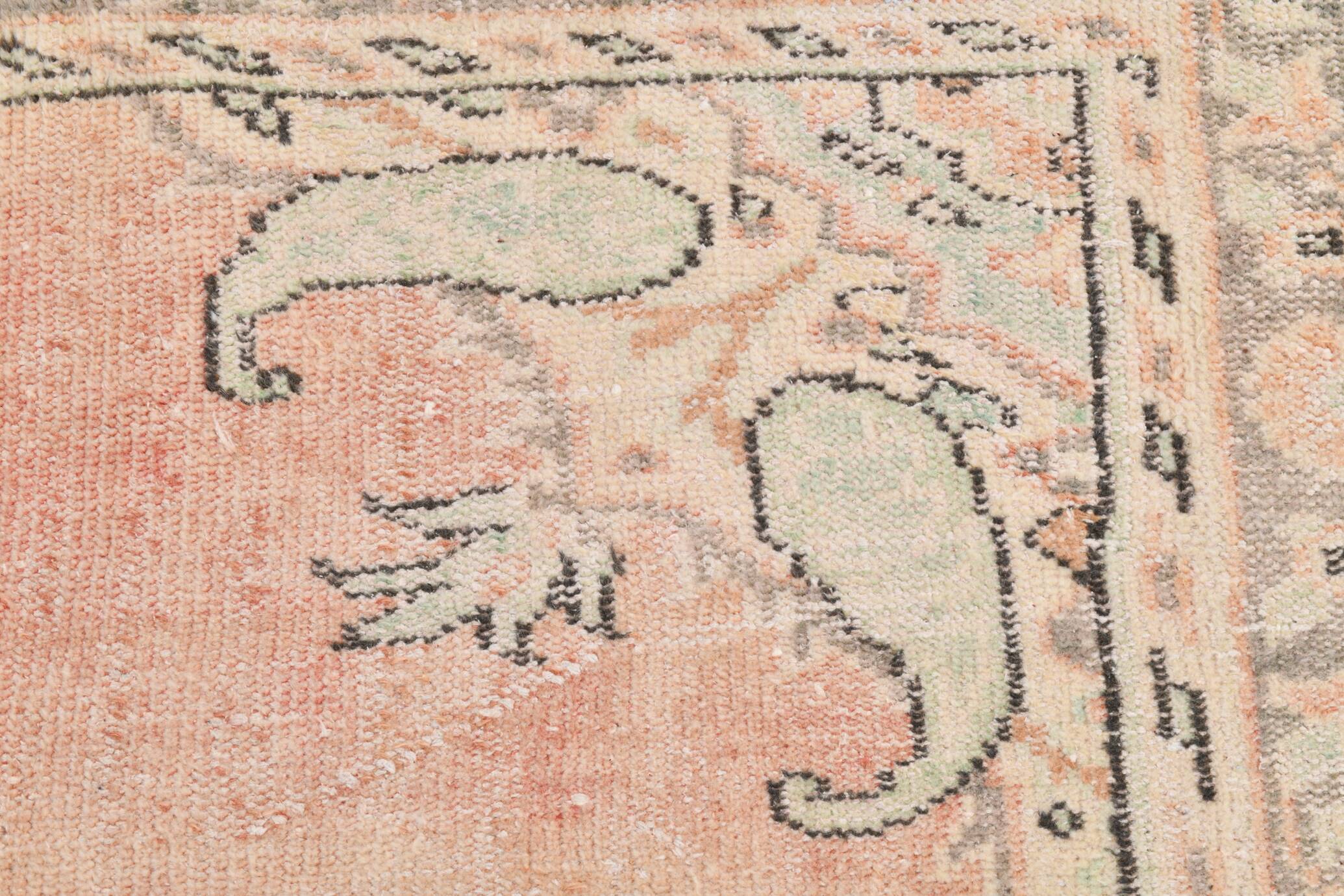 Tapis vintage oriental tons saumon et vert pastel, style faded 300x160