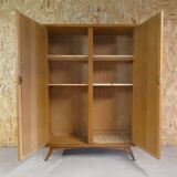 armoire en rotin pieds compas