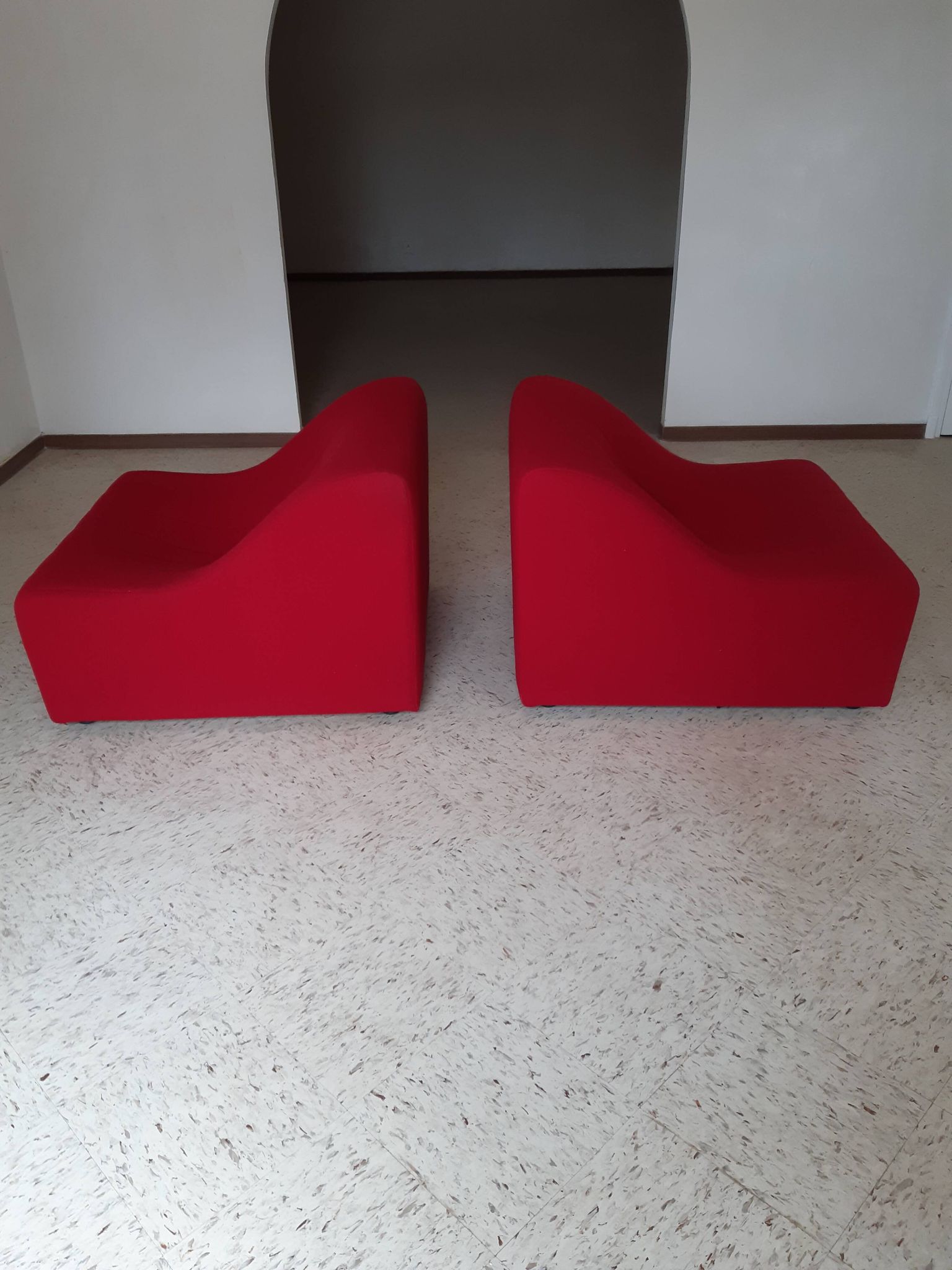 Pair of chromatic swivel armchairs by Kwok Hoi Chan, Steiner