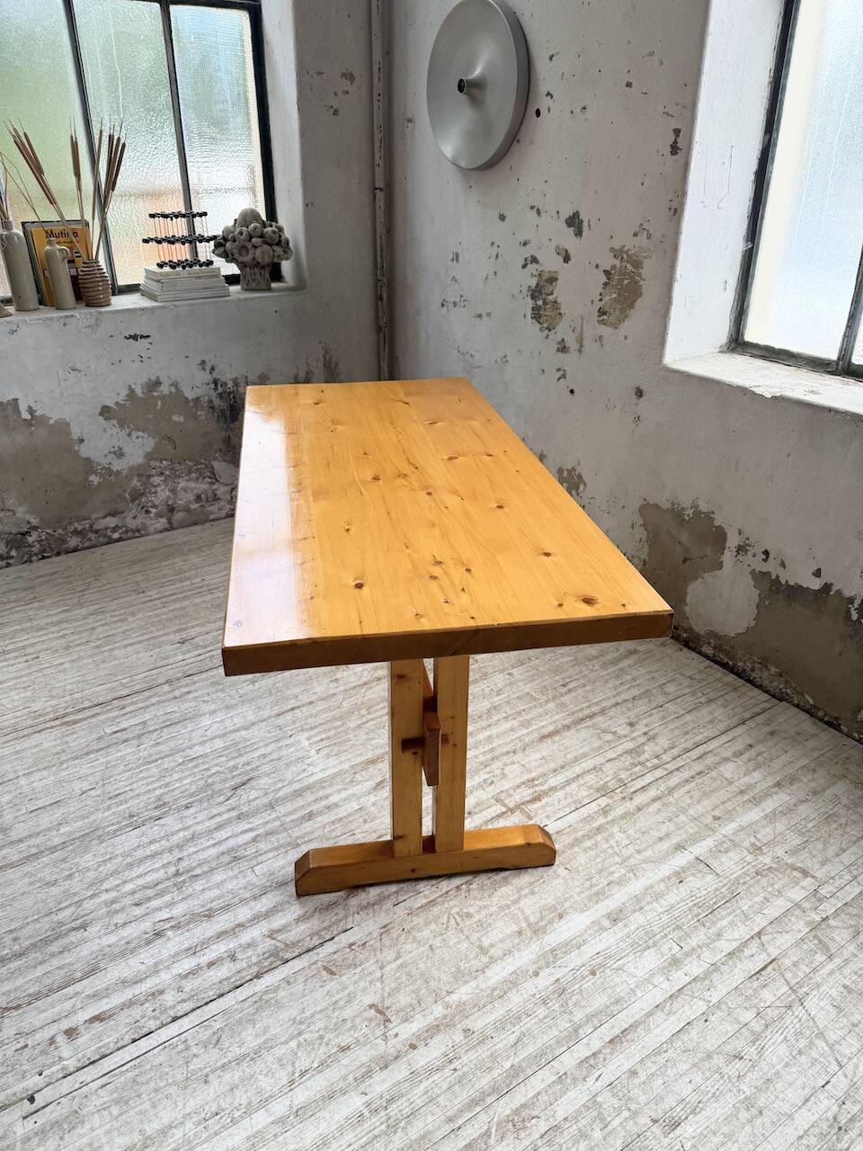 Perriand mountain furniture table 1970