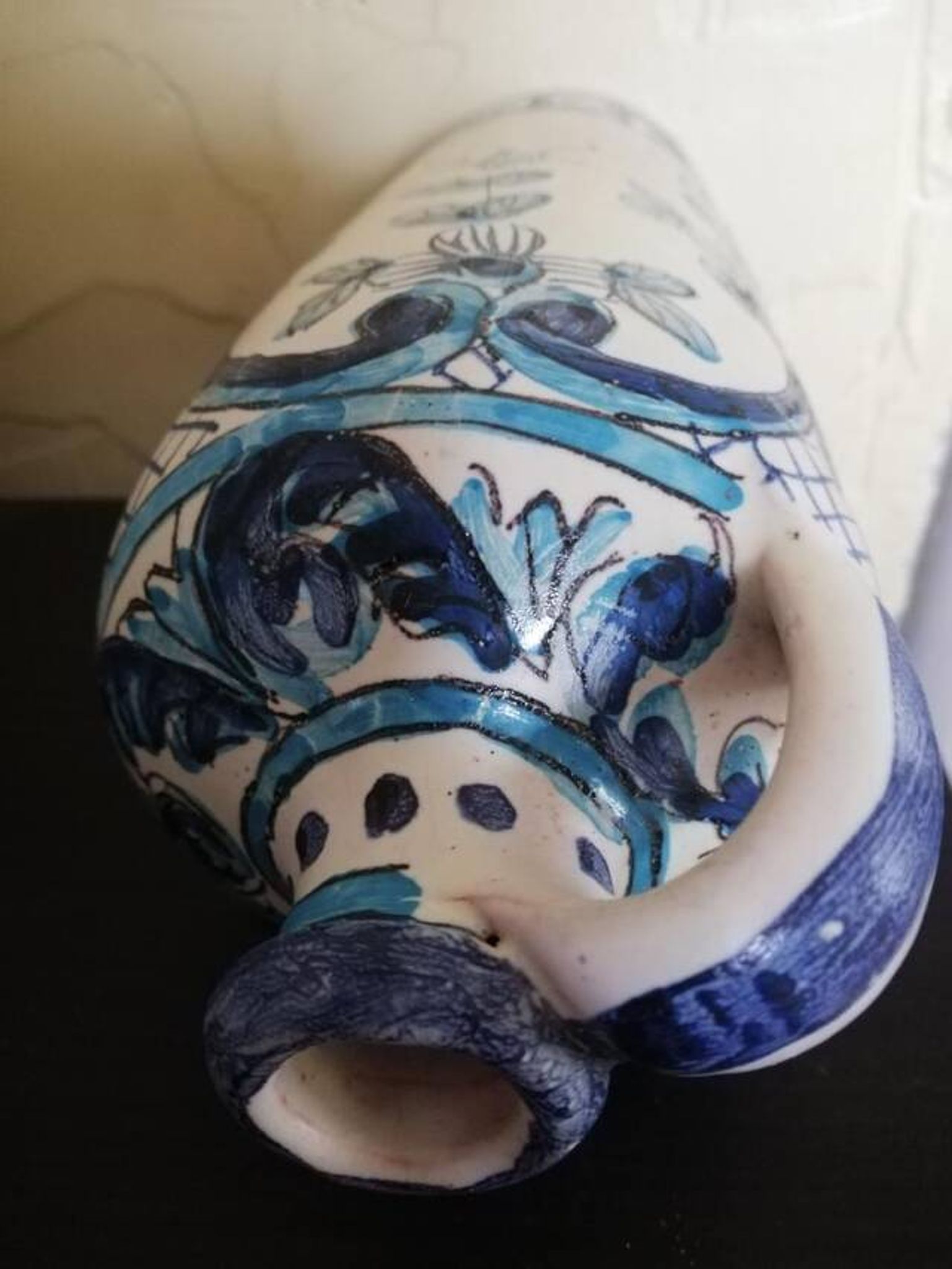 Cruche en céramique artisanale portugaise