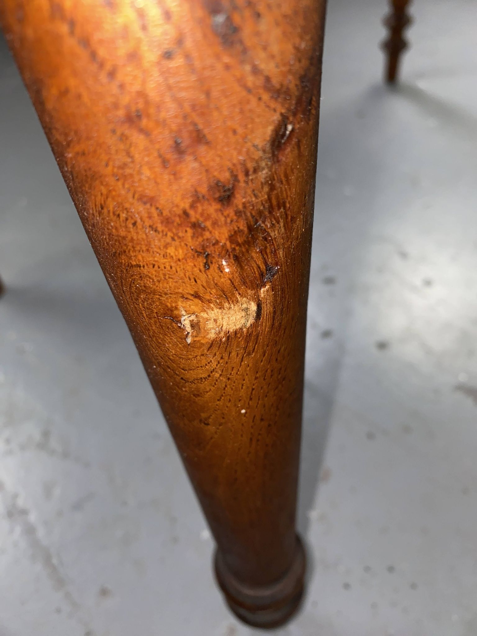 Table en bois avec tiroir