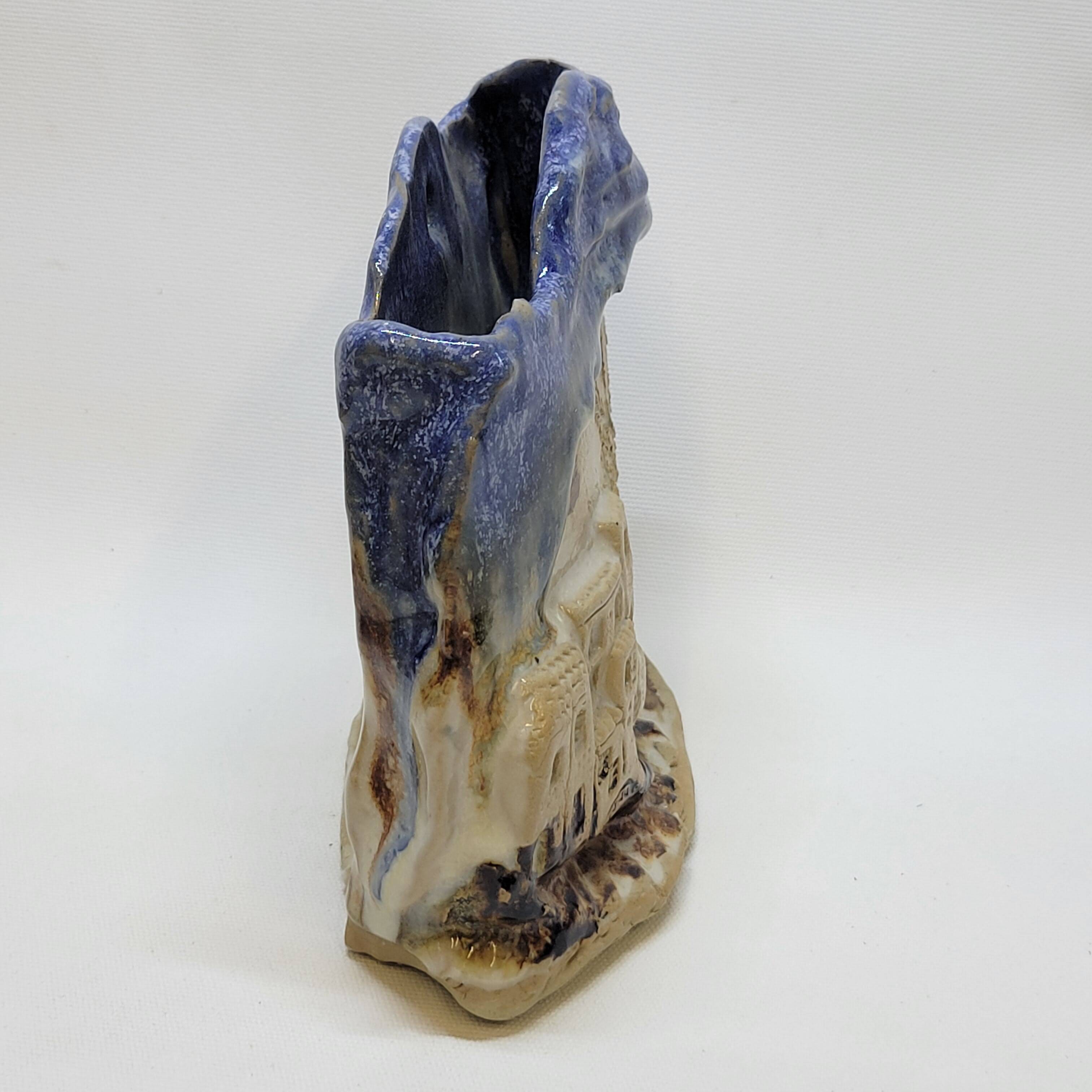 Céramique poterie vase en relief signé angilella