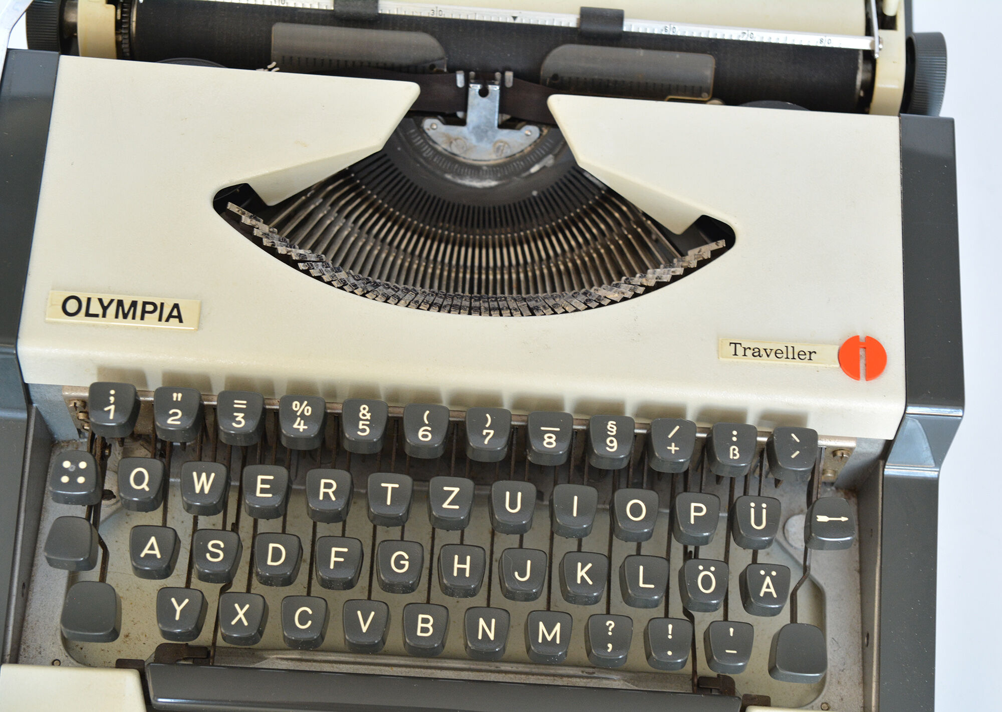 Typewriter AEG Olympia Traveler S, Germany 70s
