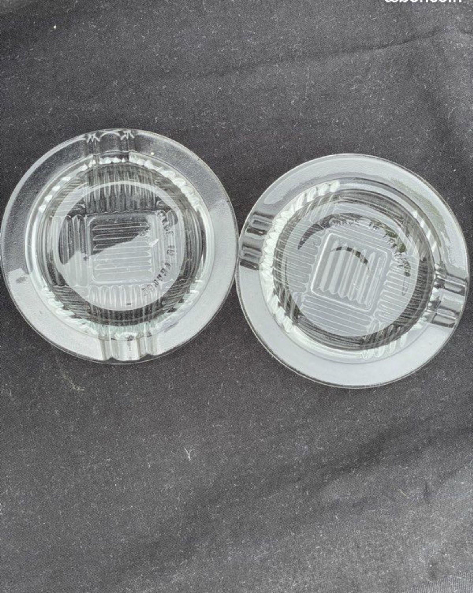 2 cendriers art déco verre