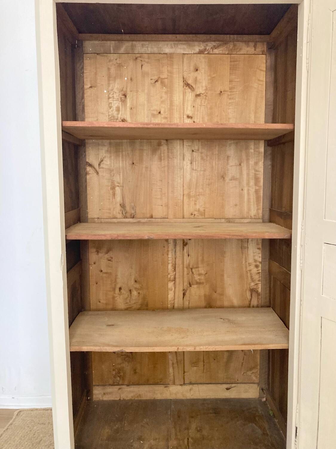 Parisian Bonnetiere wardrobe