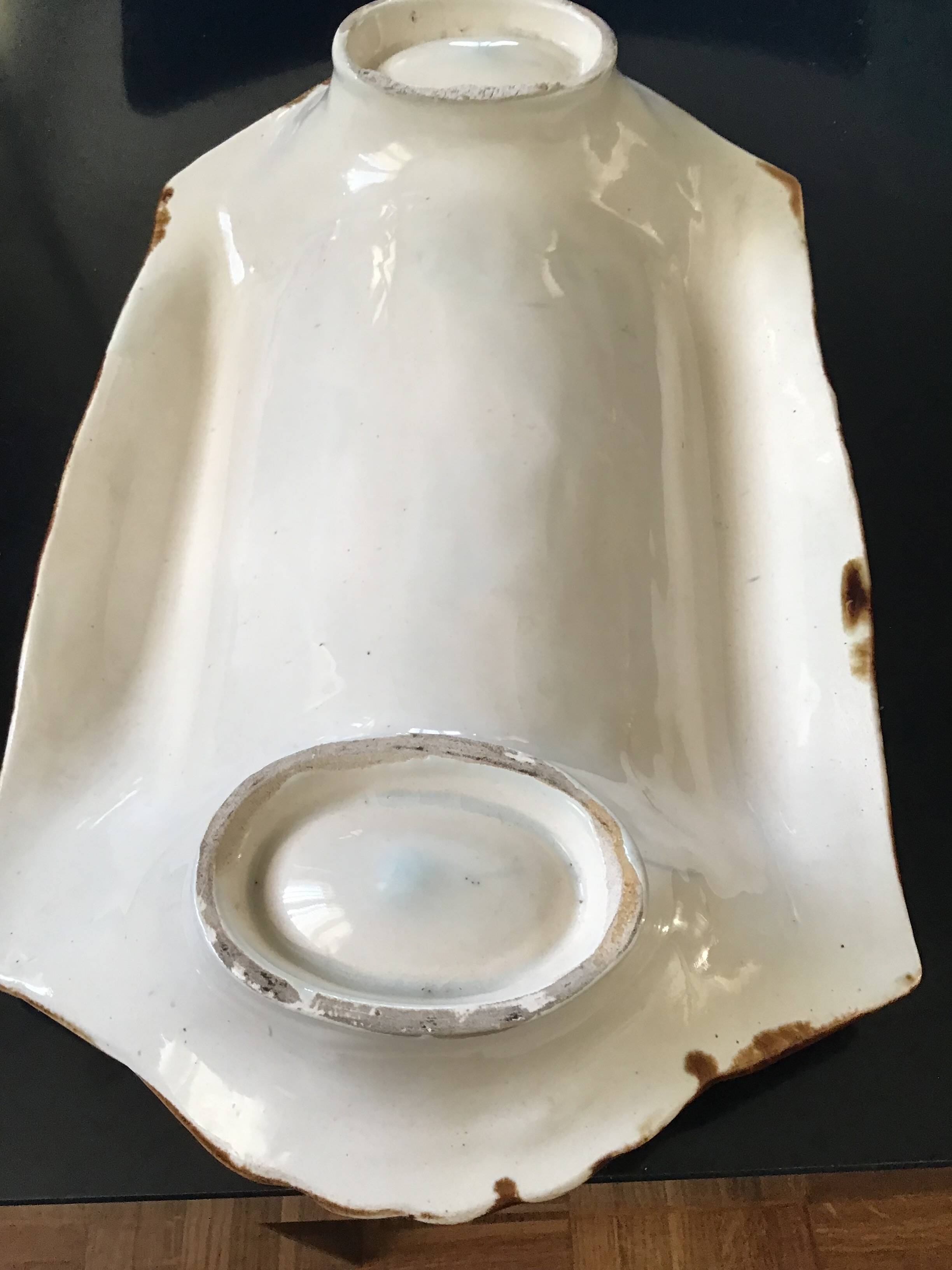 Asparagus dish with earthenware