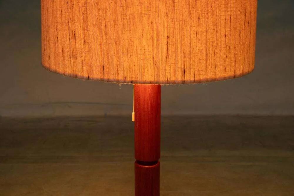 Vintage Danish design table lamp in teak Domus