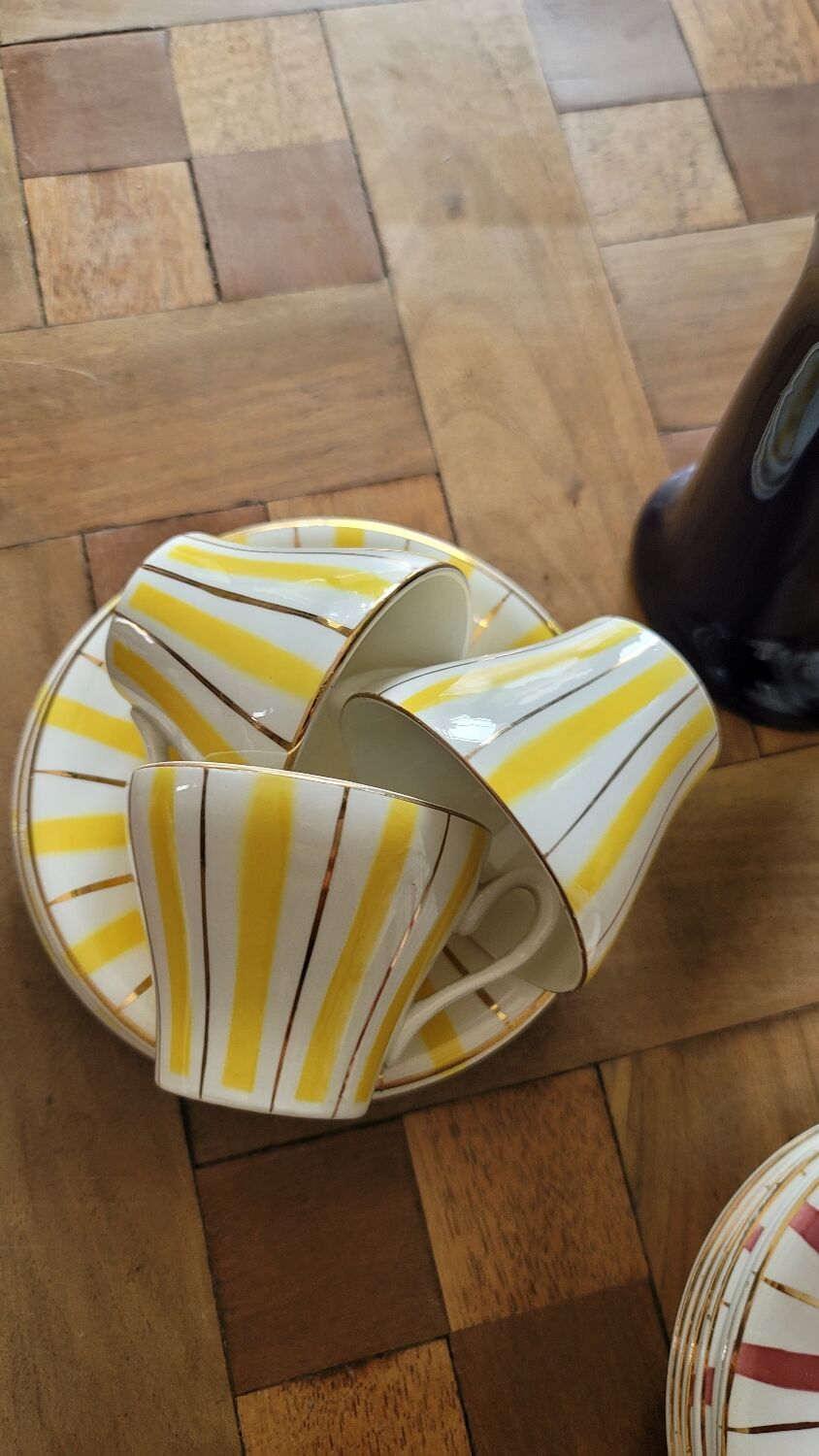 3 cups and digoin cups