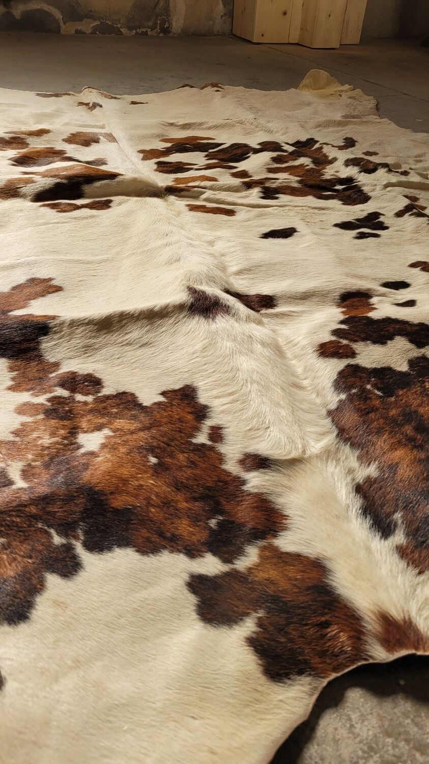 Vintage cowhide carpet 1970 2m30x1m90
