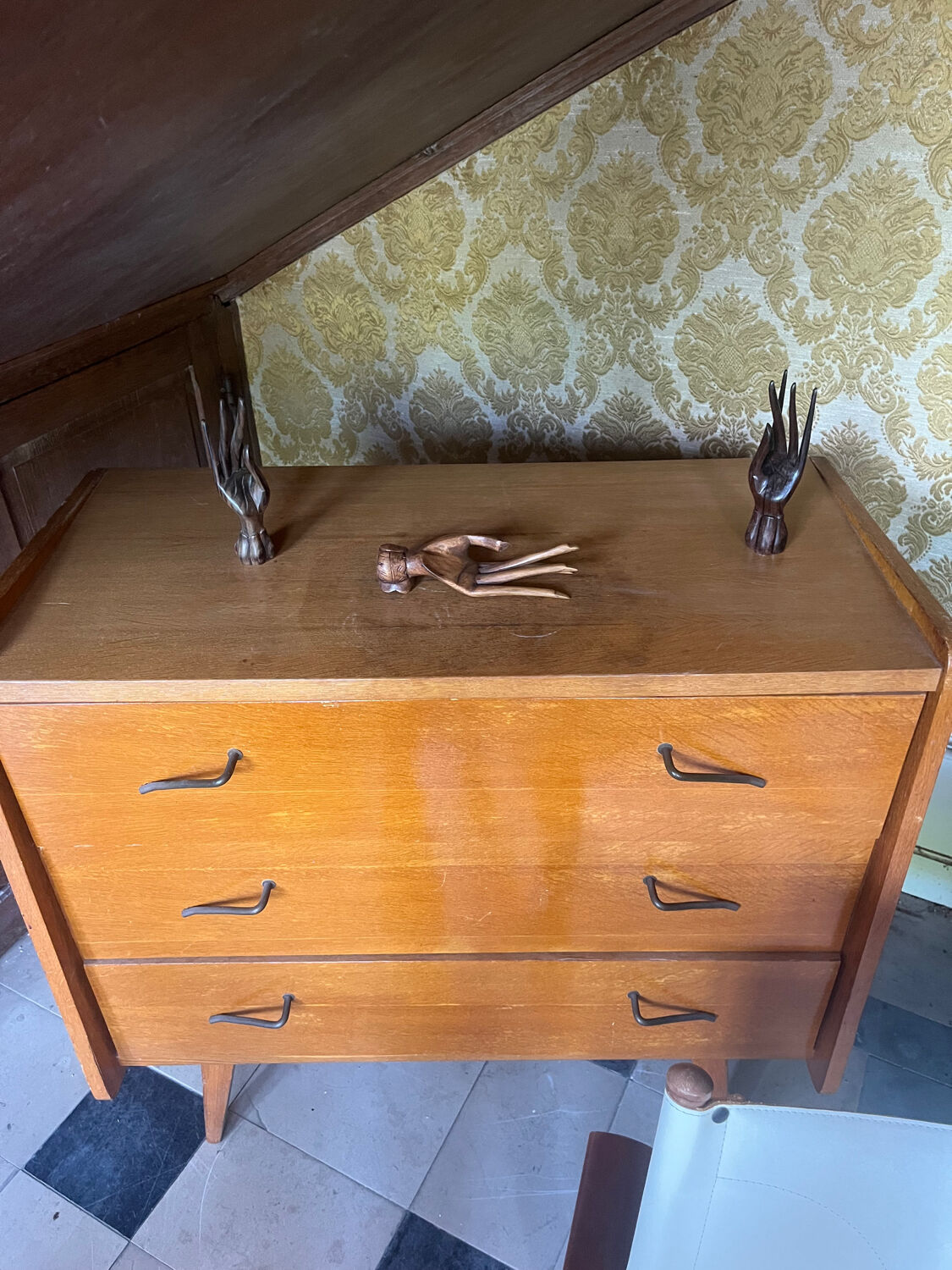 Commode pieds compas en chêne, France années 60