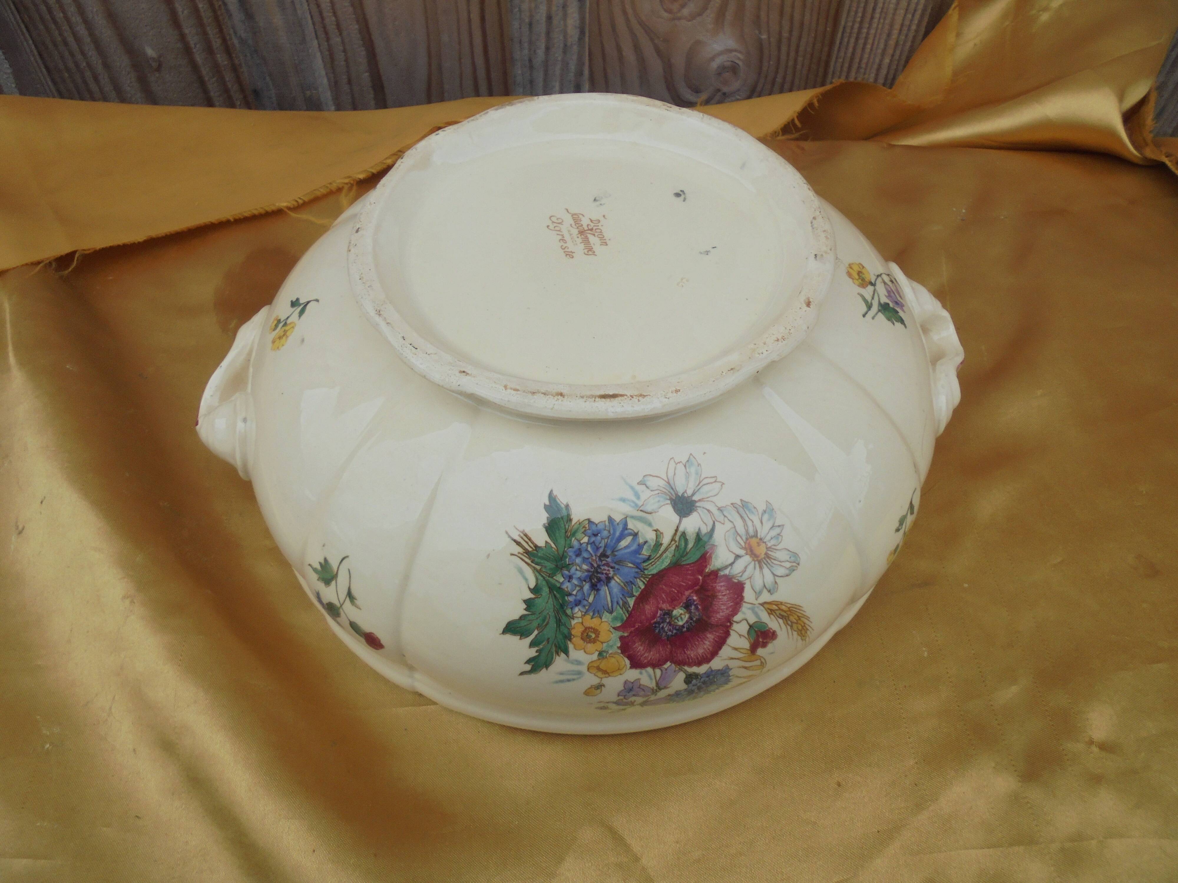 Sarreguemines AGRESTE soup tureen with flower decoration