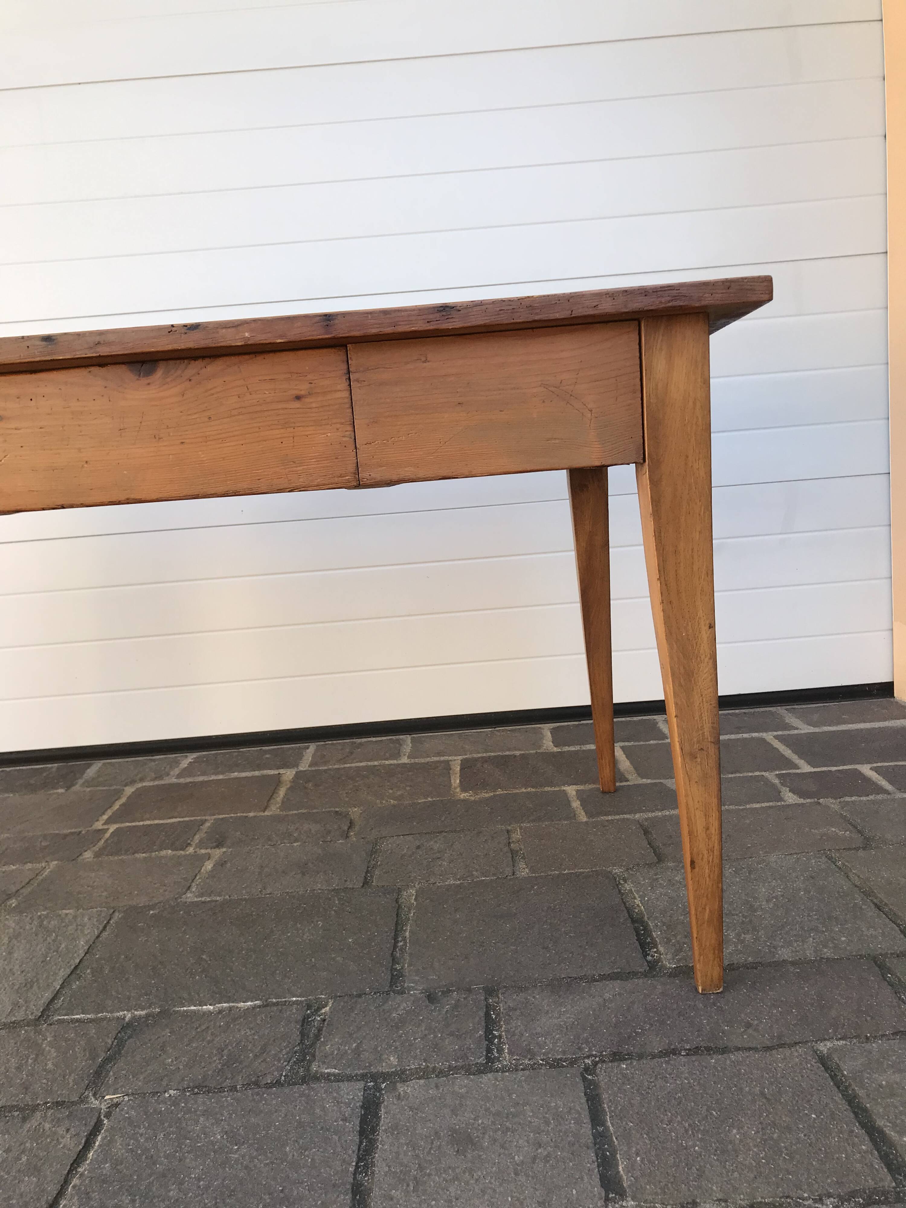 Farm table