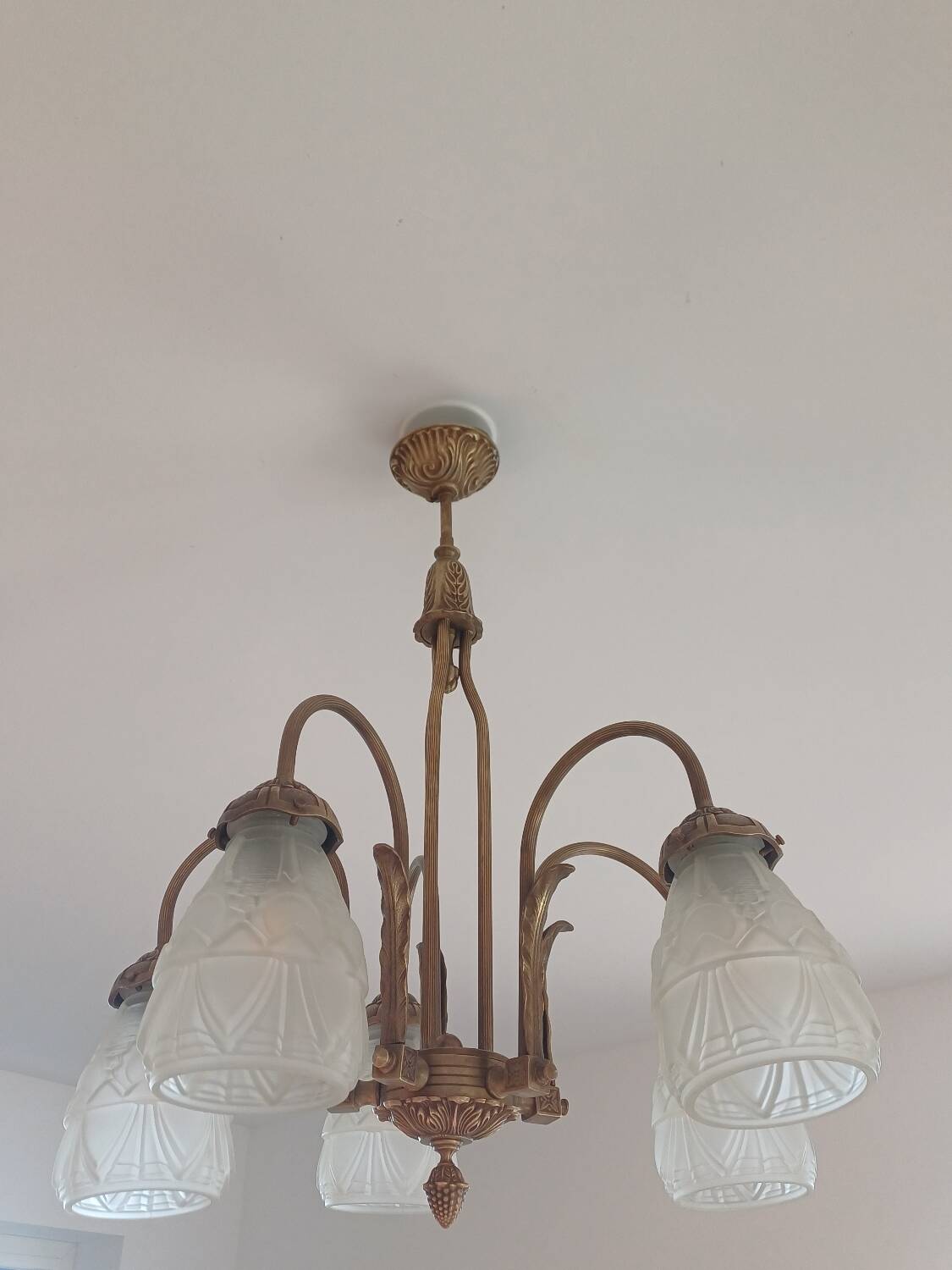 Art deco bronze chandelier with 5 tulips.