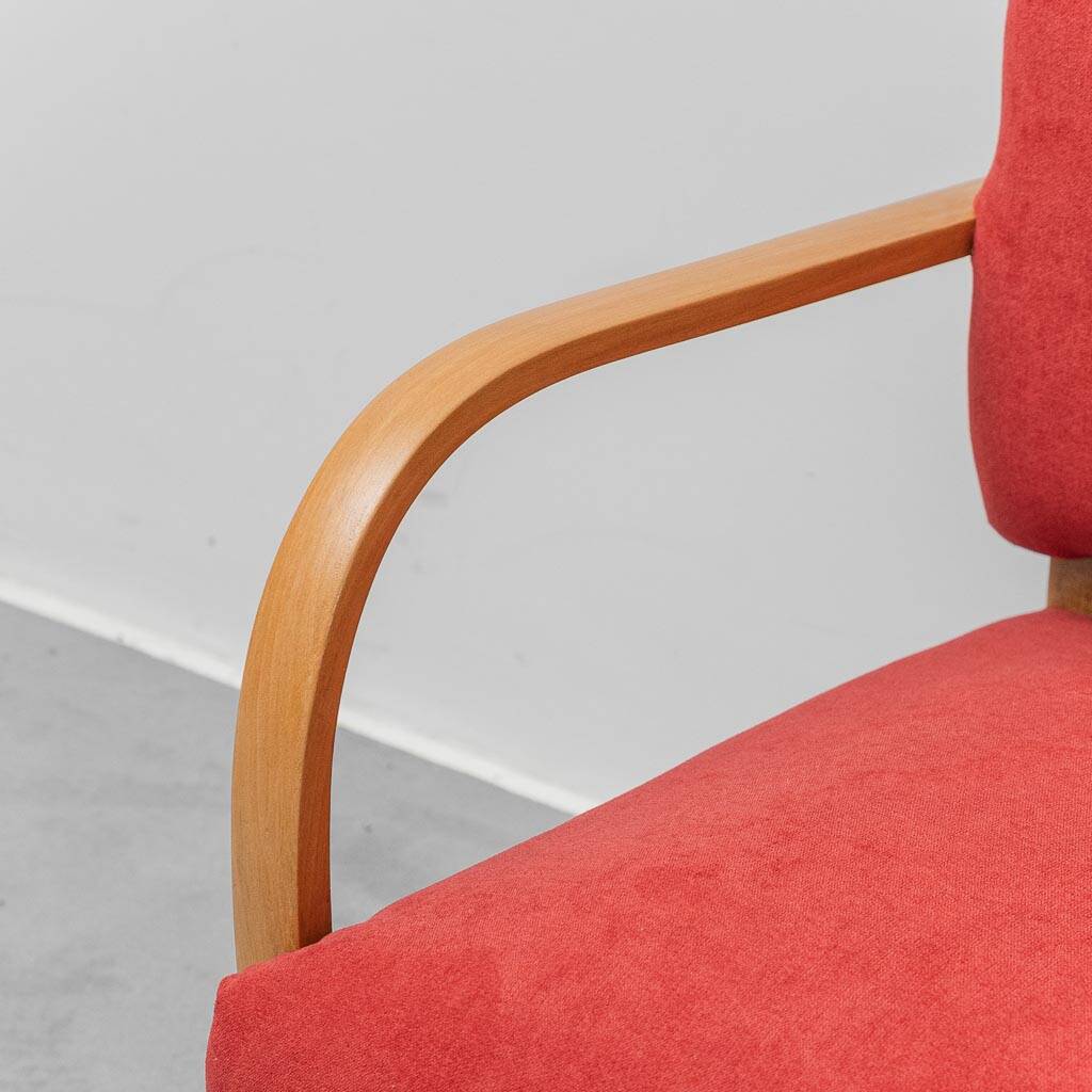 Vintage 2-seater sofa – in wood and red fabric, 1960s modernist