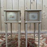 Paire de tables de chevets de style Louis XVI en bois peint
