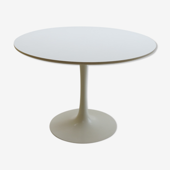 1960s white tulip dining table by Maurice Burke for Arkana UK