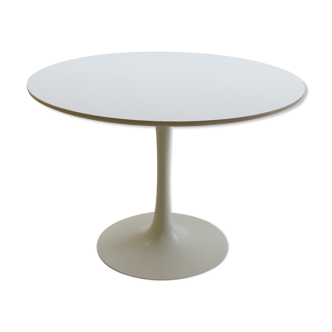 1960s white tulip dining table by Maurice Burke for Arkana UK