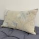 Coussin artisanal en toile ancienne style Kilim