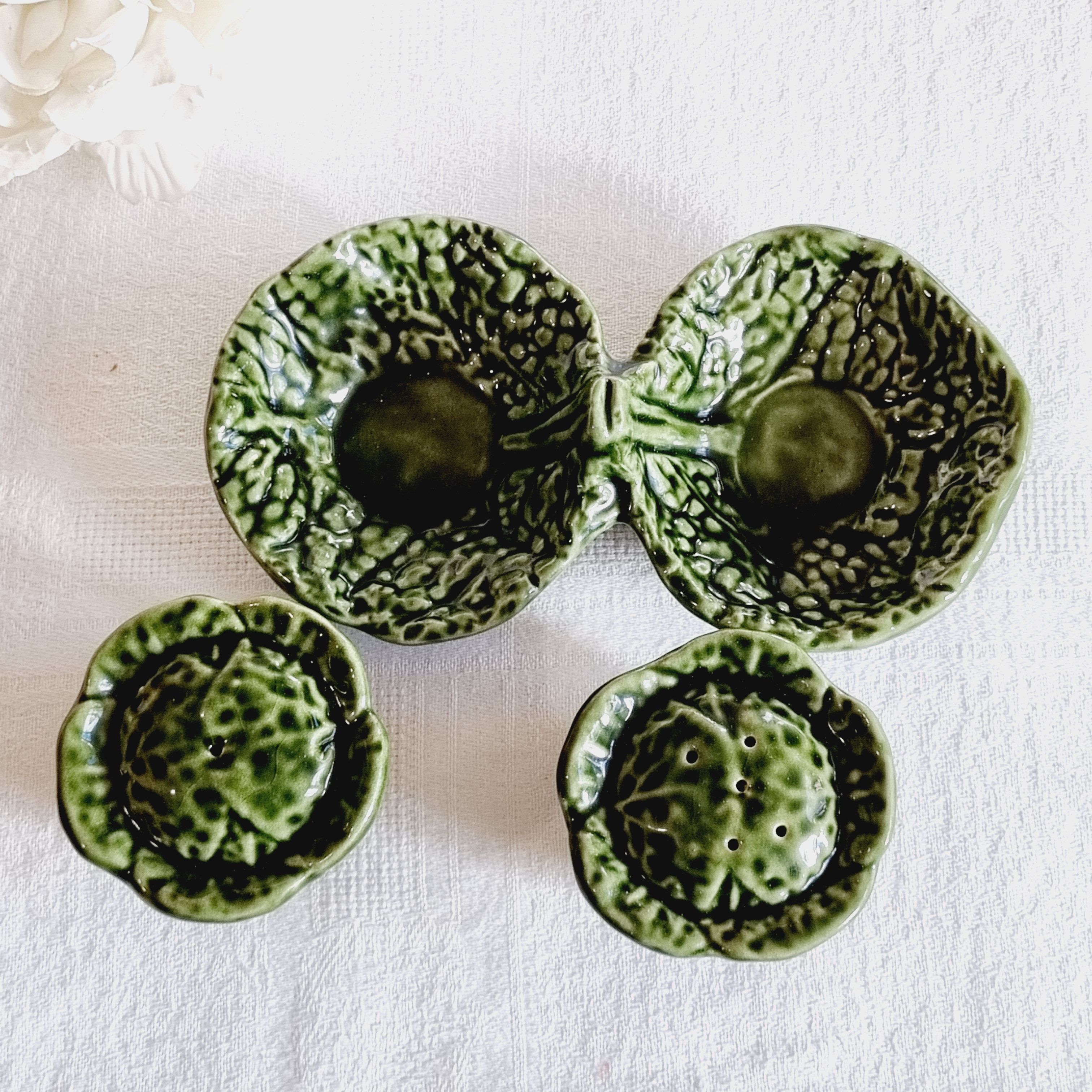 Salt and pepper in slurry cabbage