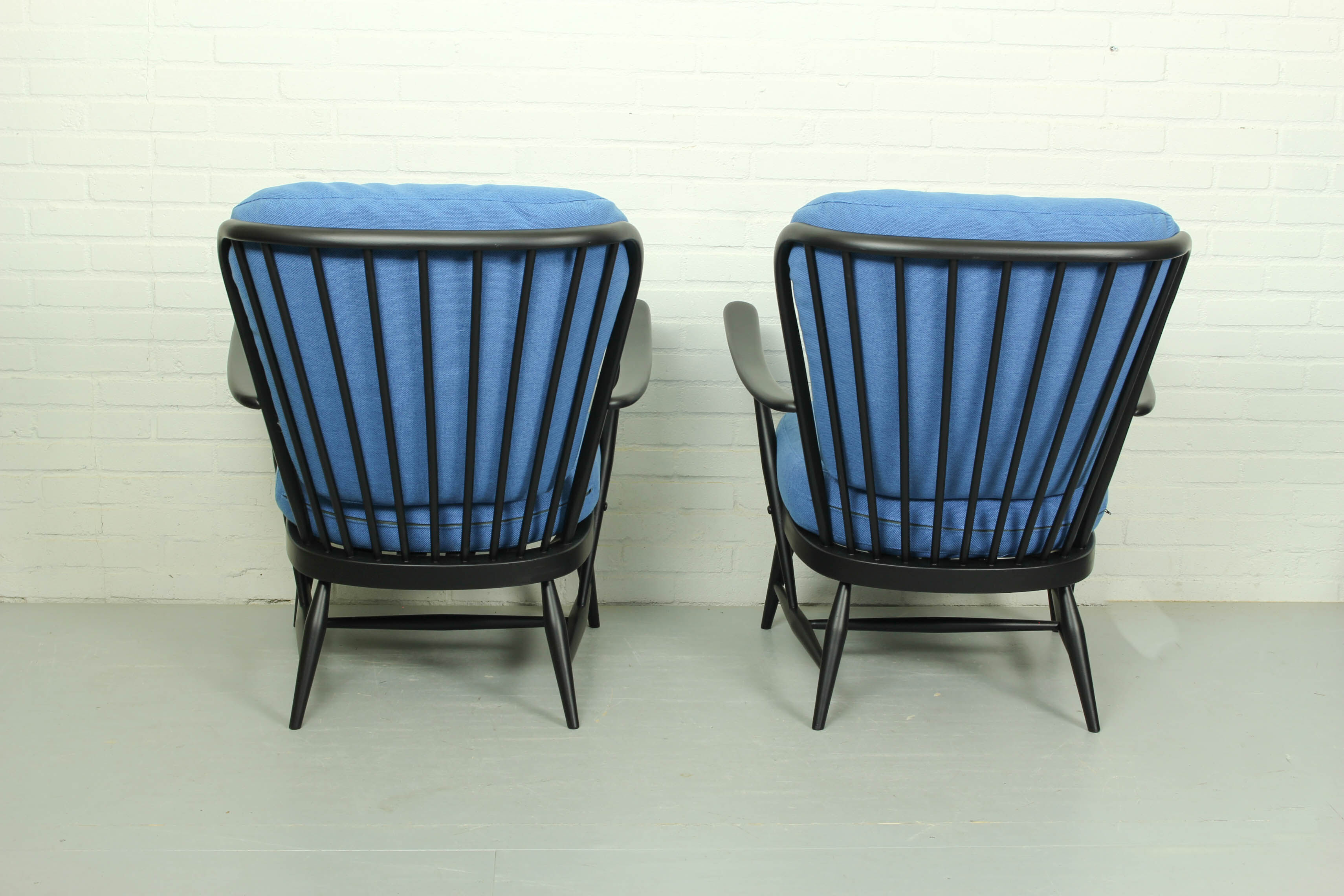 Lounge set with sofa daybed model ‘355’ and 2 windsor lounge chairs Lucian Ercolani for Ercol