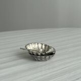 2 light metal shell cups
