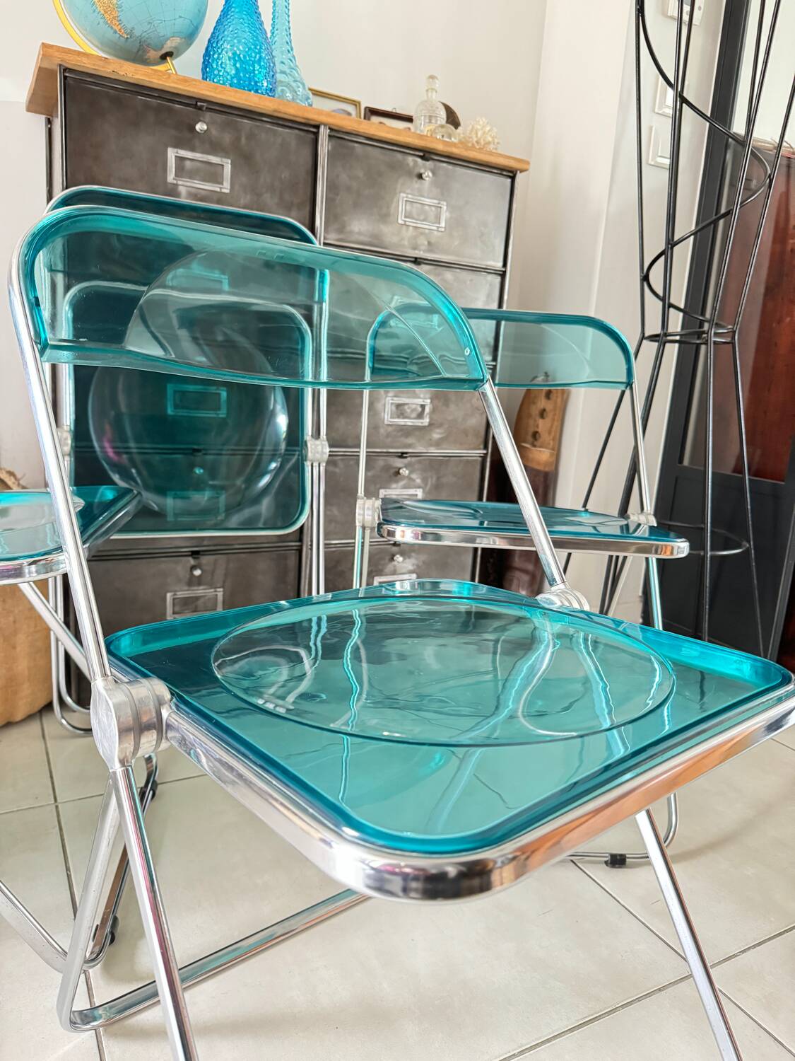 Set of 4 blue Plia folding chairs by Castelli
