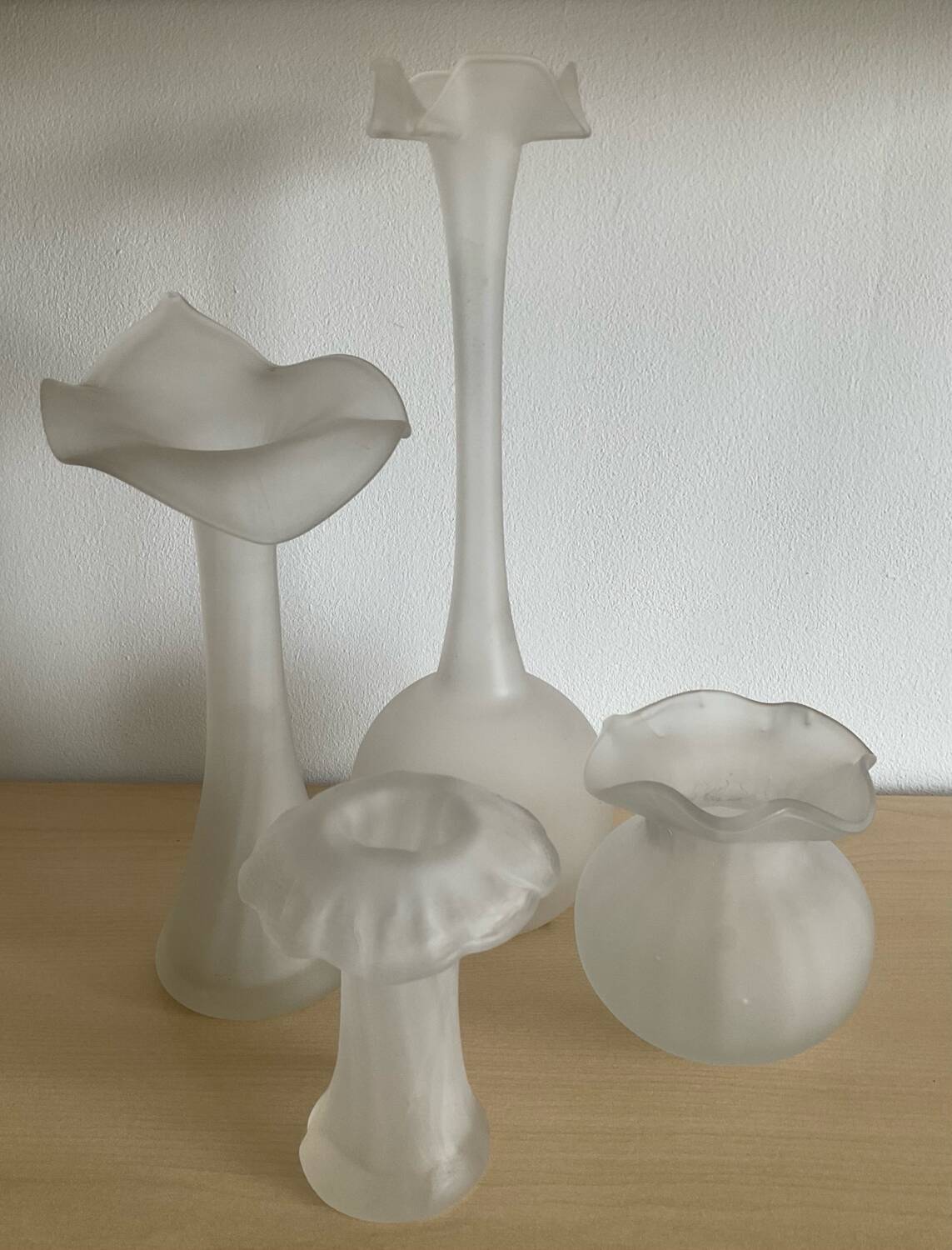 Set of 4 vintage frosted glass vases