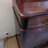 Mahogany chest of drawers with claw feet and mirror