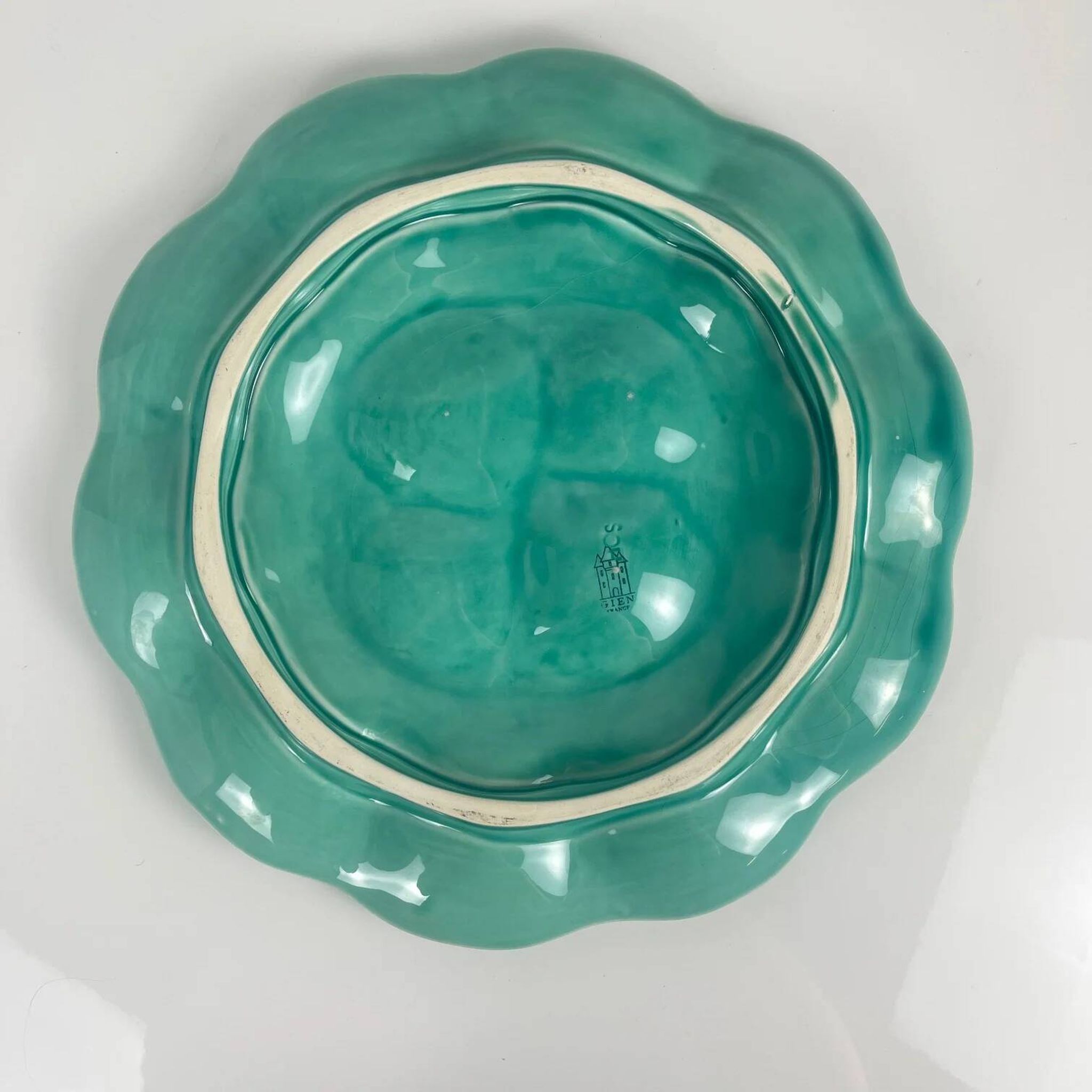 Large oyster plate Gien, slipware, turquoise, 1960-70