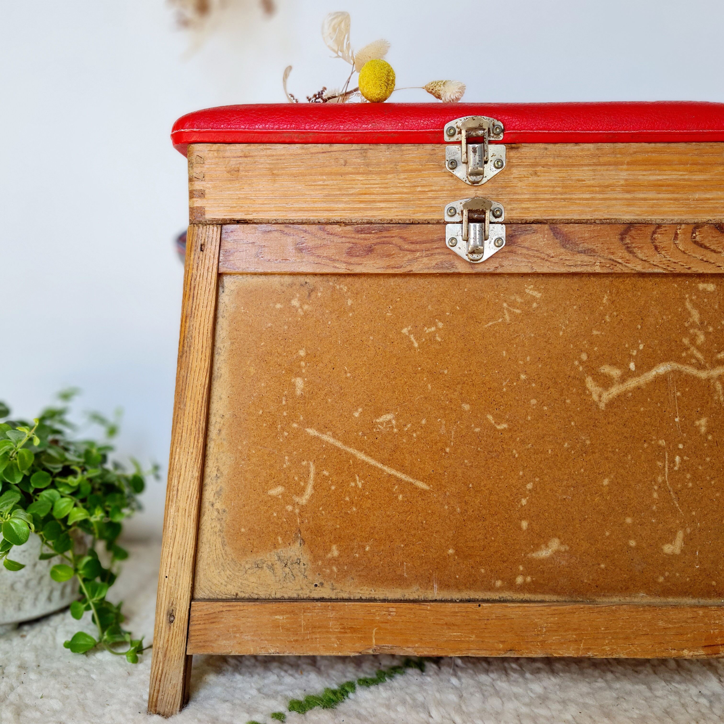 Fisherman stool old wood and imitation leather
