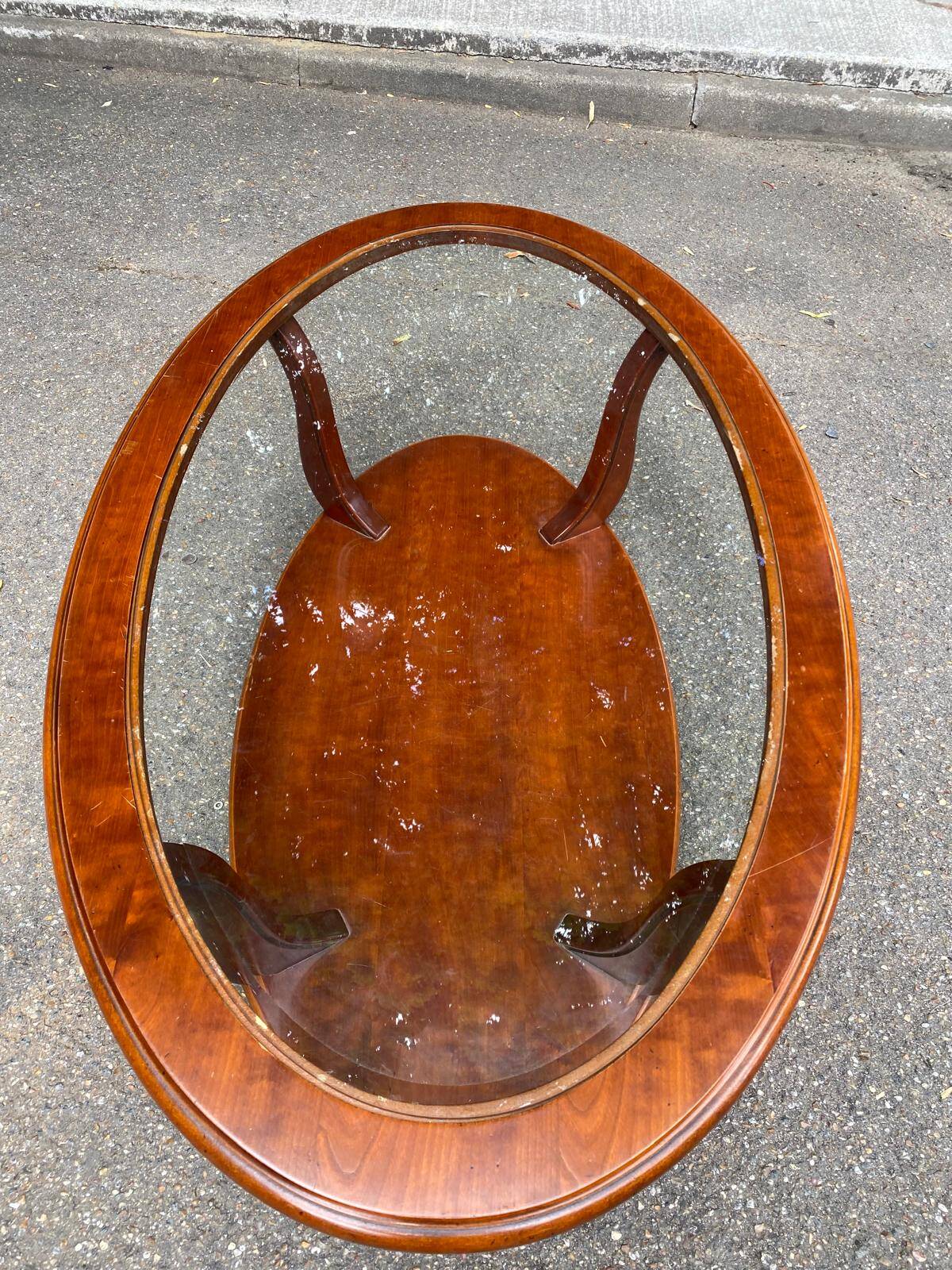 Table basse ovale en bois massif et verre, années 90