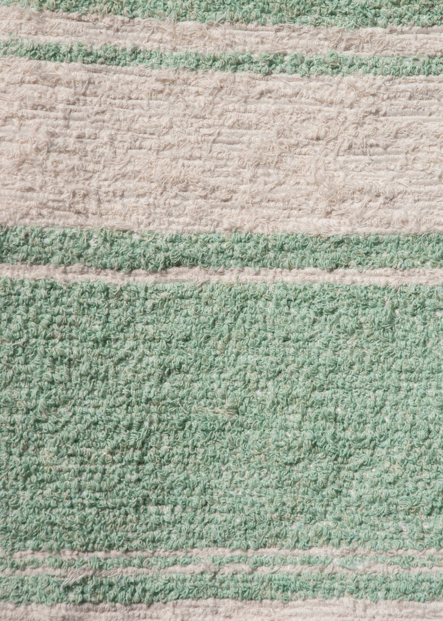Handwoven recycled cotton rug - Mint and white
