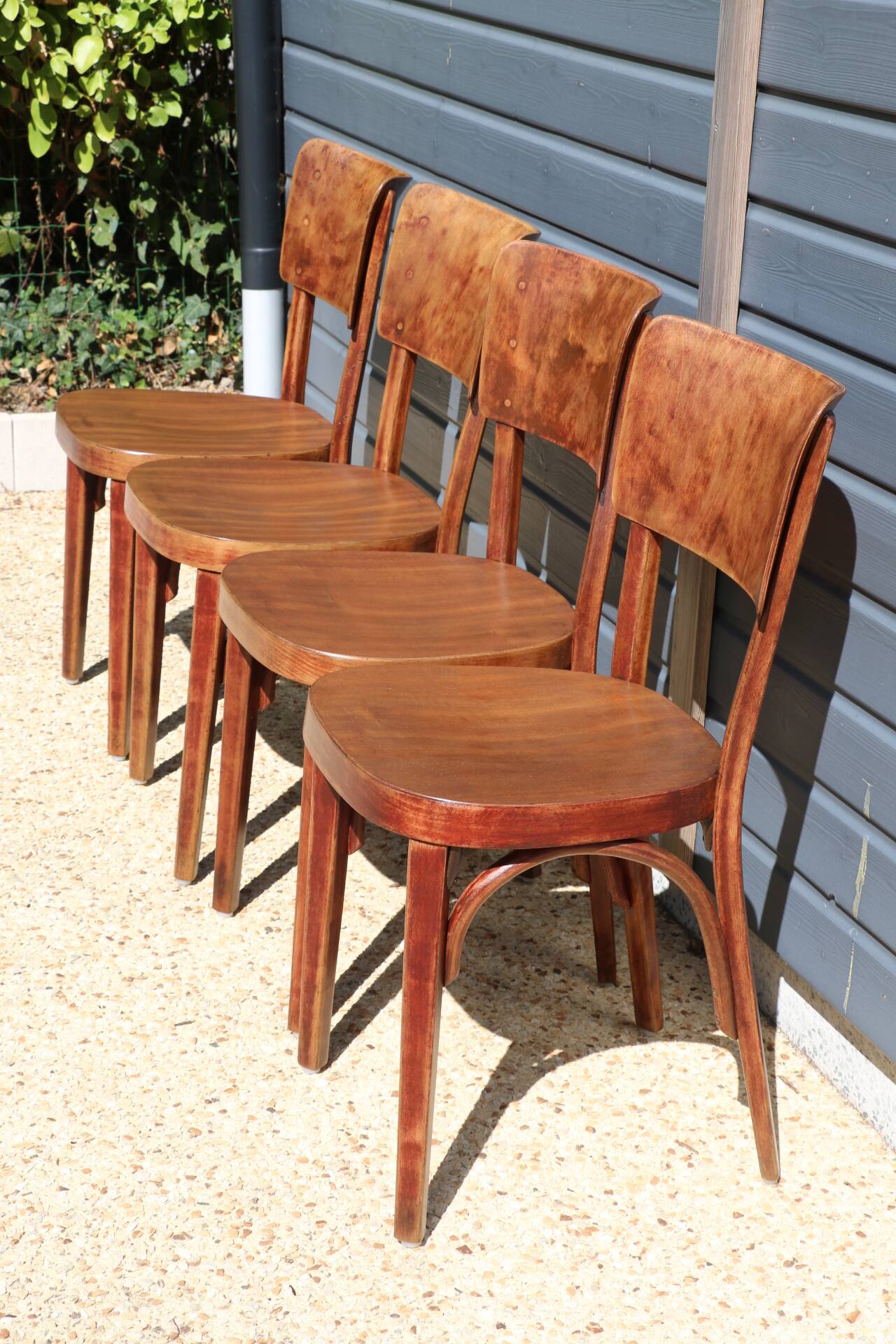 Série de 6 chaises bistrot foncées 1940