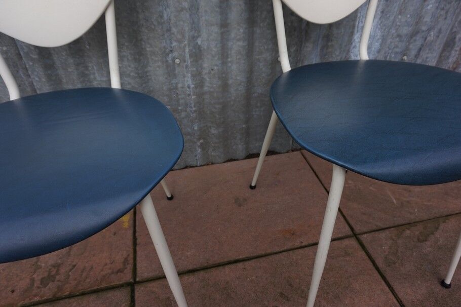 Set of 2 retro skai dining chairs in blue and white