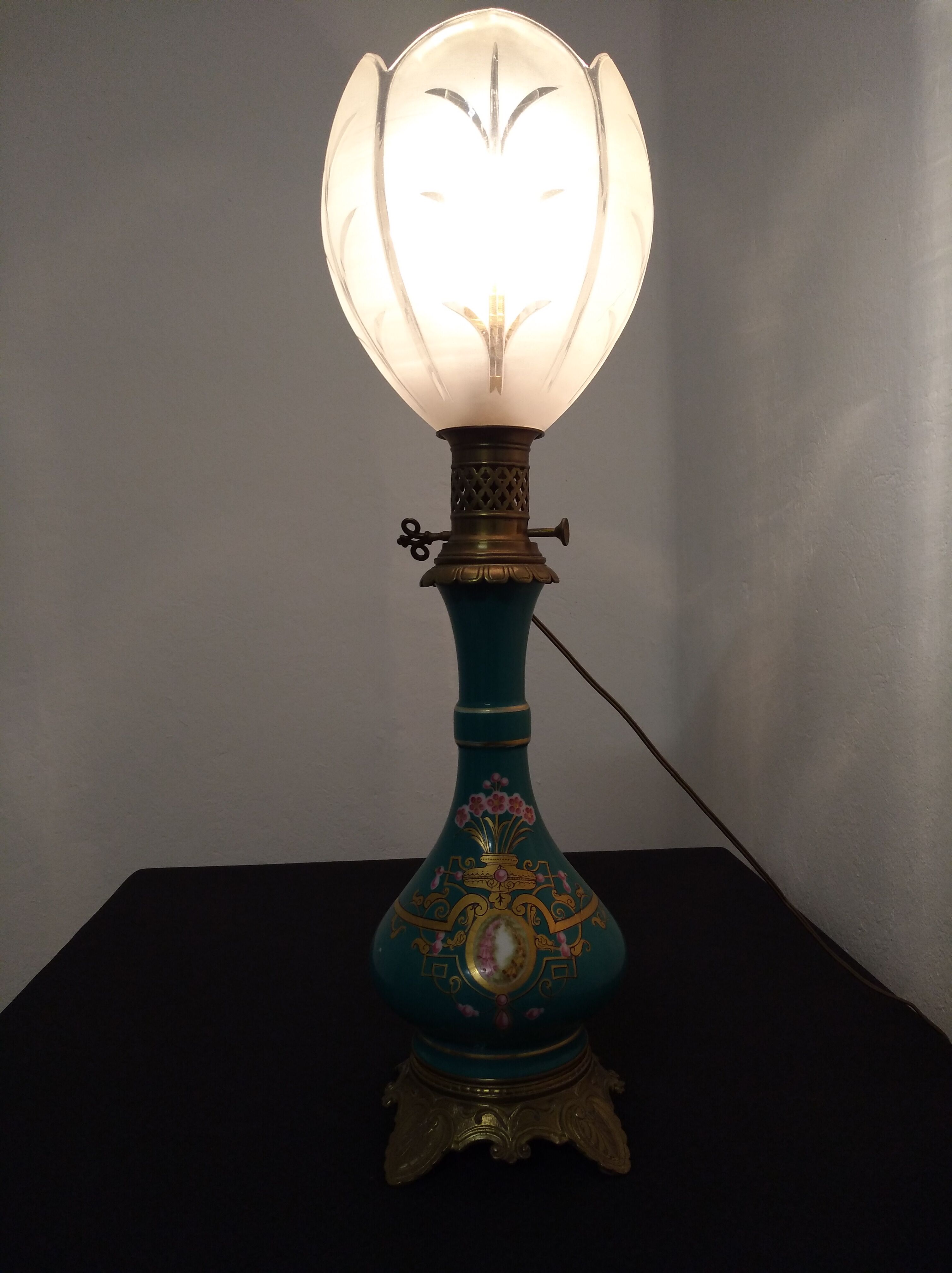 Napoleon III lamp in opaline