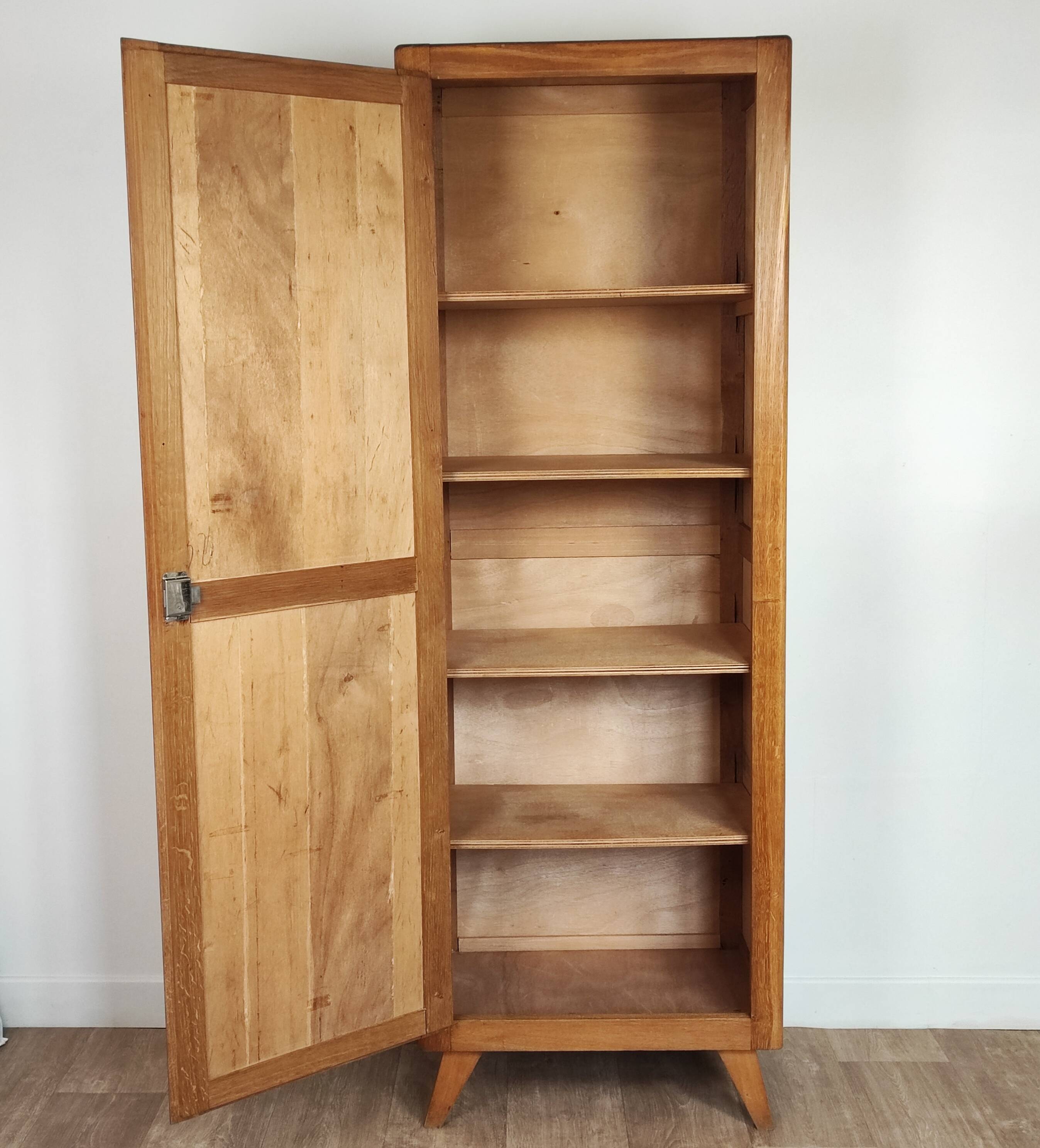 Parisian wardrobe from the 50s