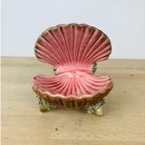 Empty pocket shell slip soap holder