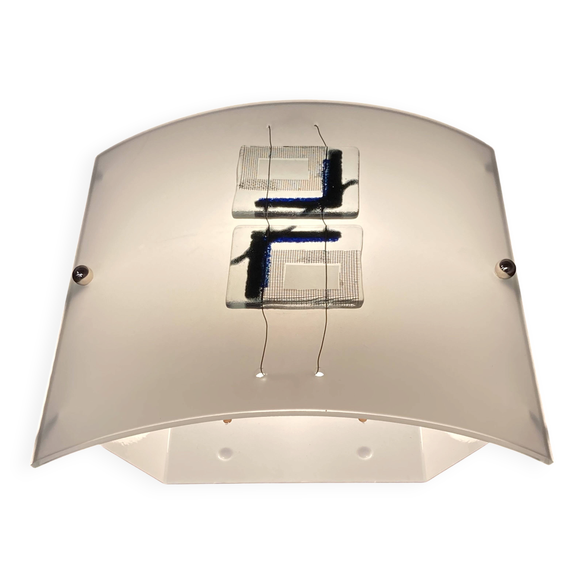 LARGE GLASS PASTE DESIGN WALL LIGHT.