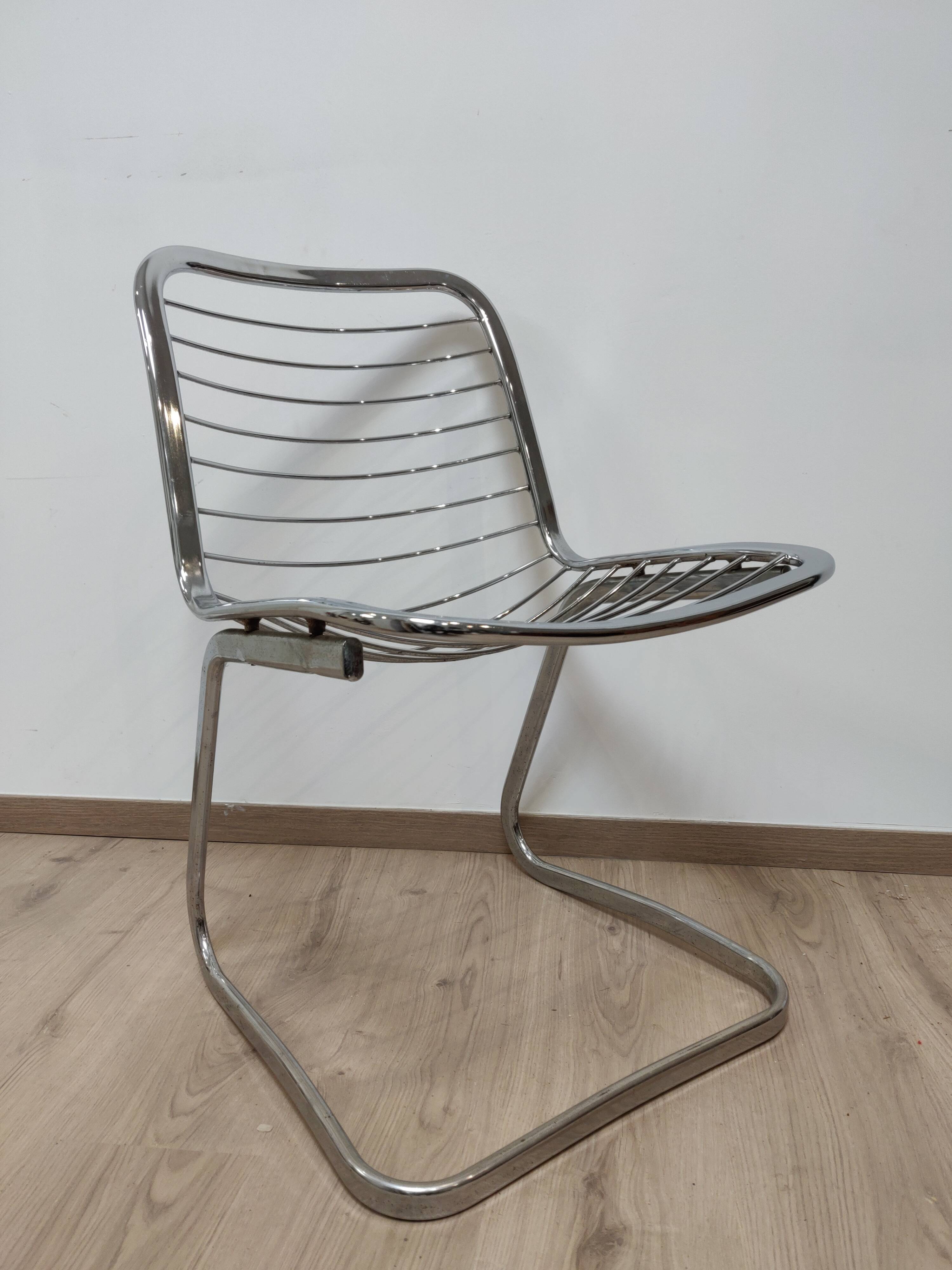 Chaise en métal chromé années 70 design italien