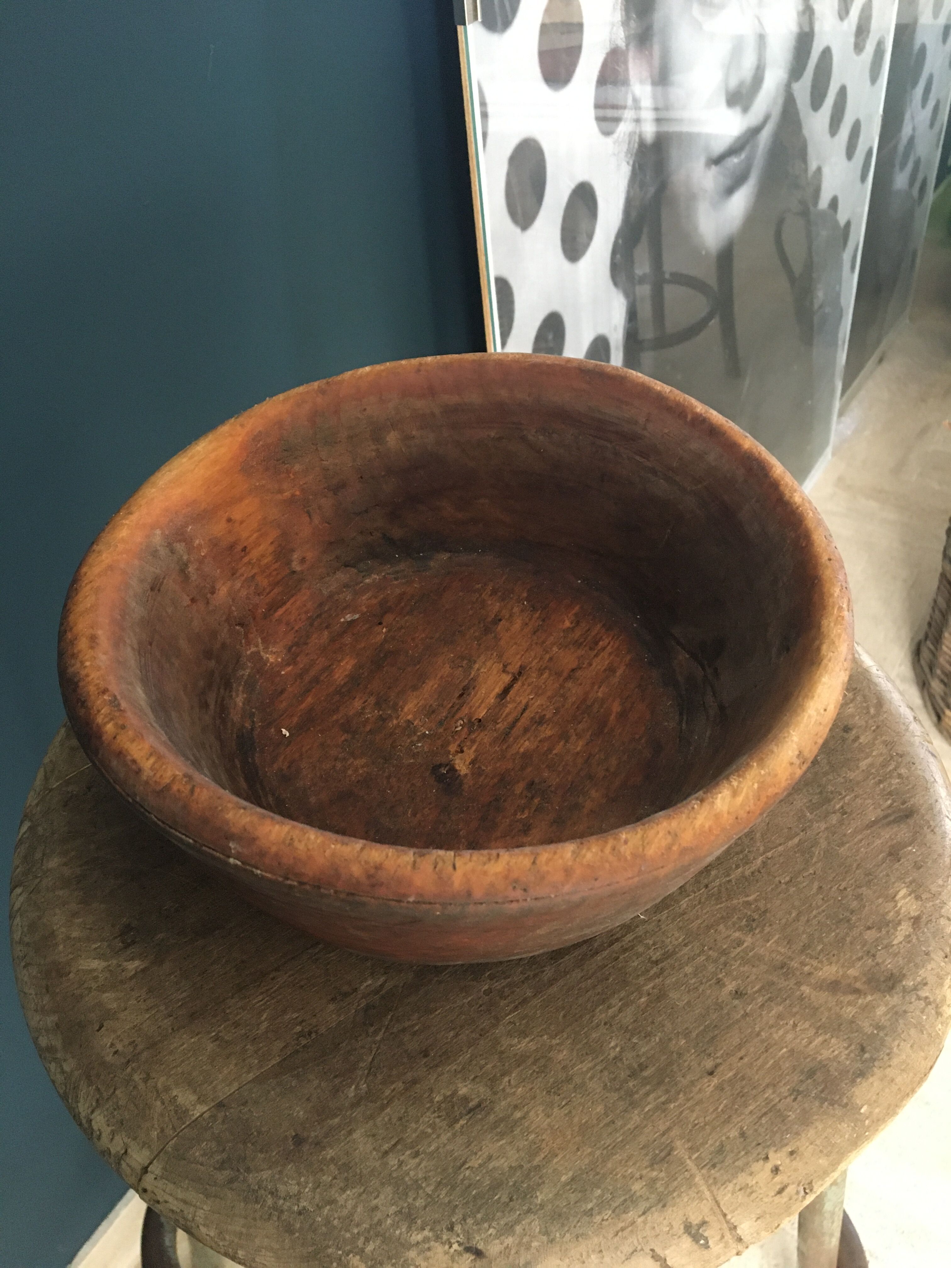 Crafted raw wood jatte