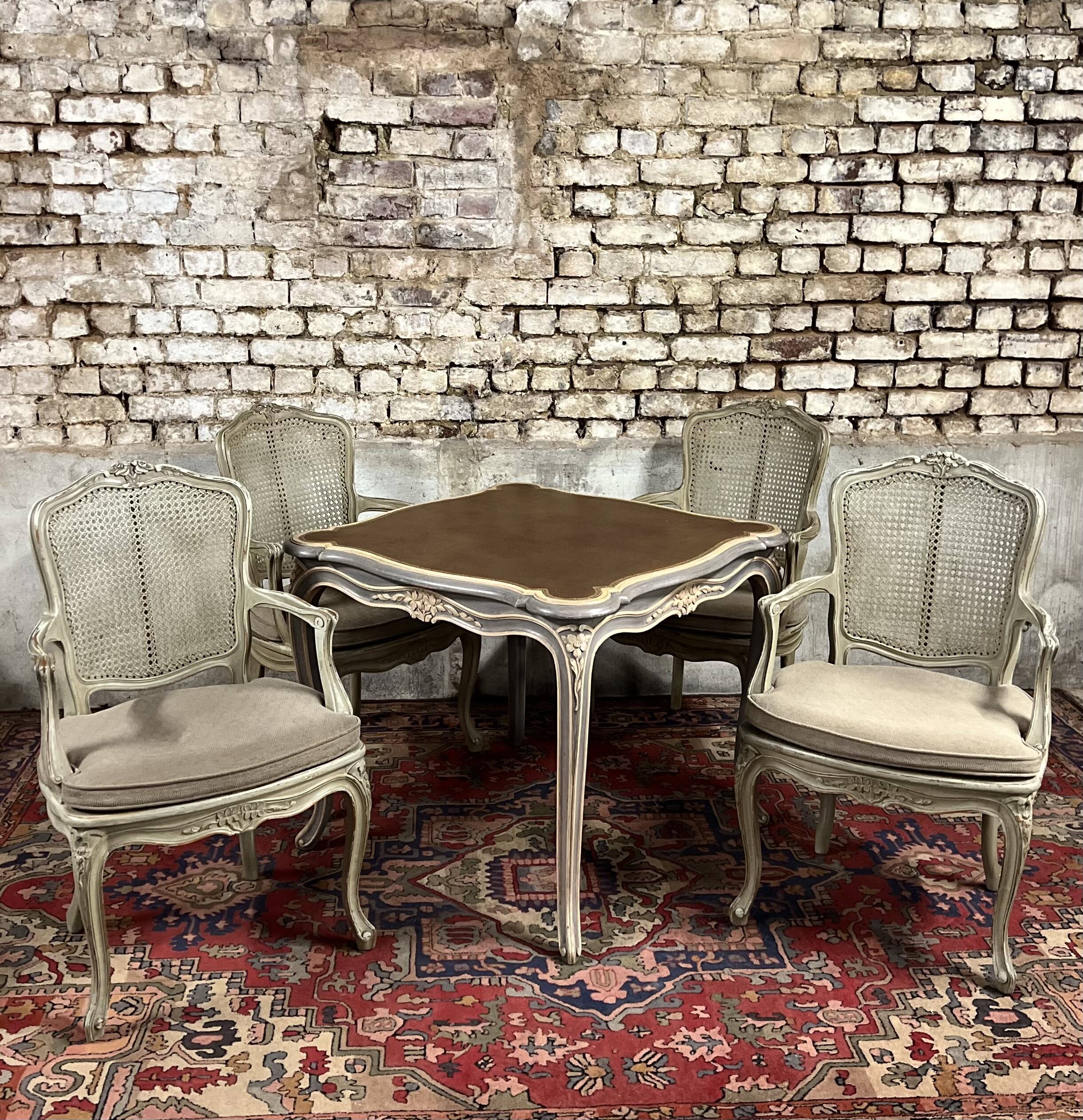 Game table in gray lacquered wood with white filling stamped gouffé