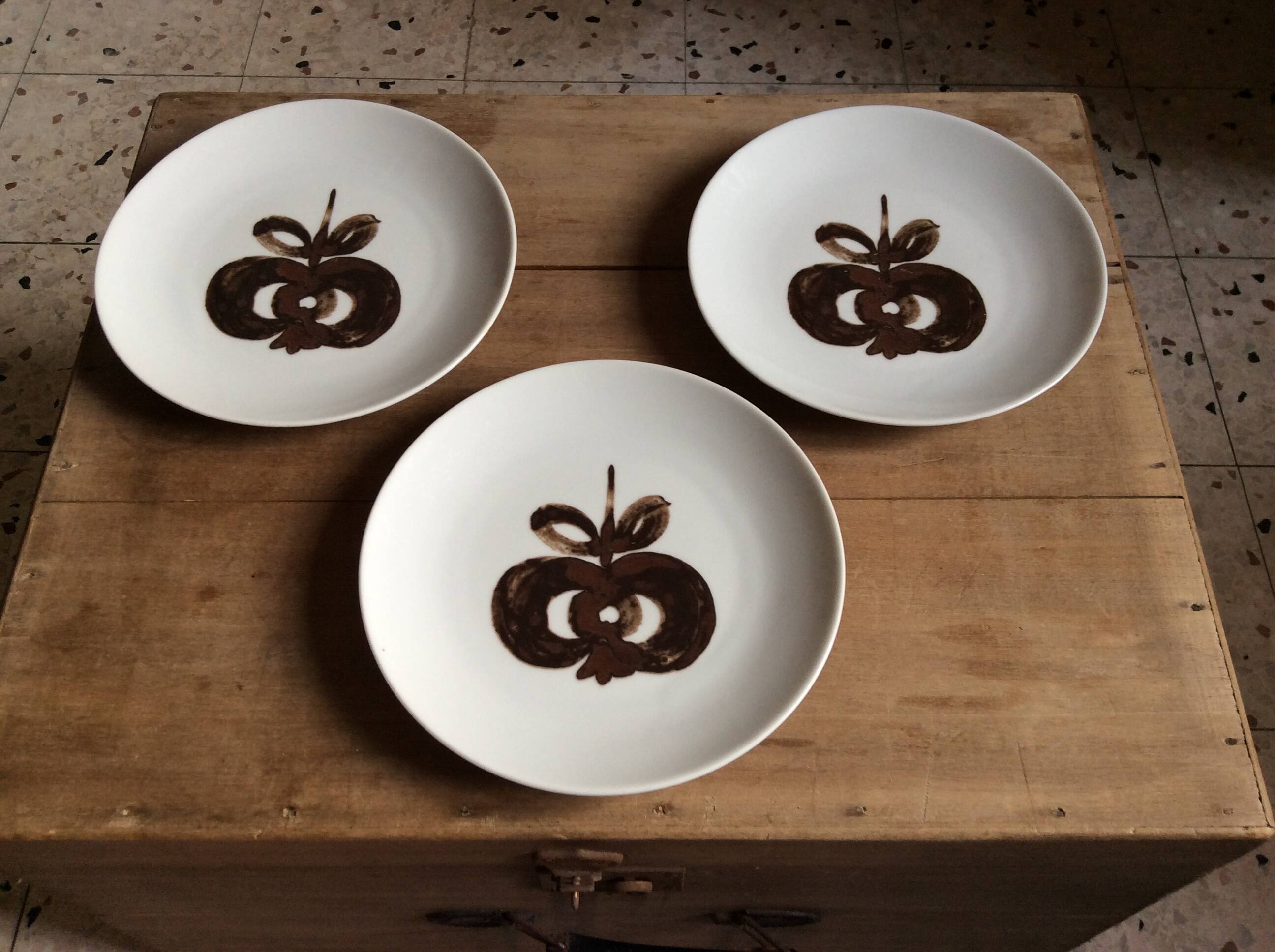 3 desert plates