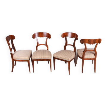 Biedermeier Chairs in Walnut, Czech, 1830s, Set of 4