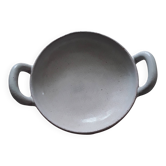 Cracked plate from the 19th century with handles.