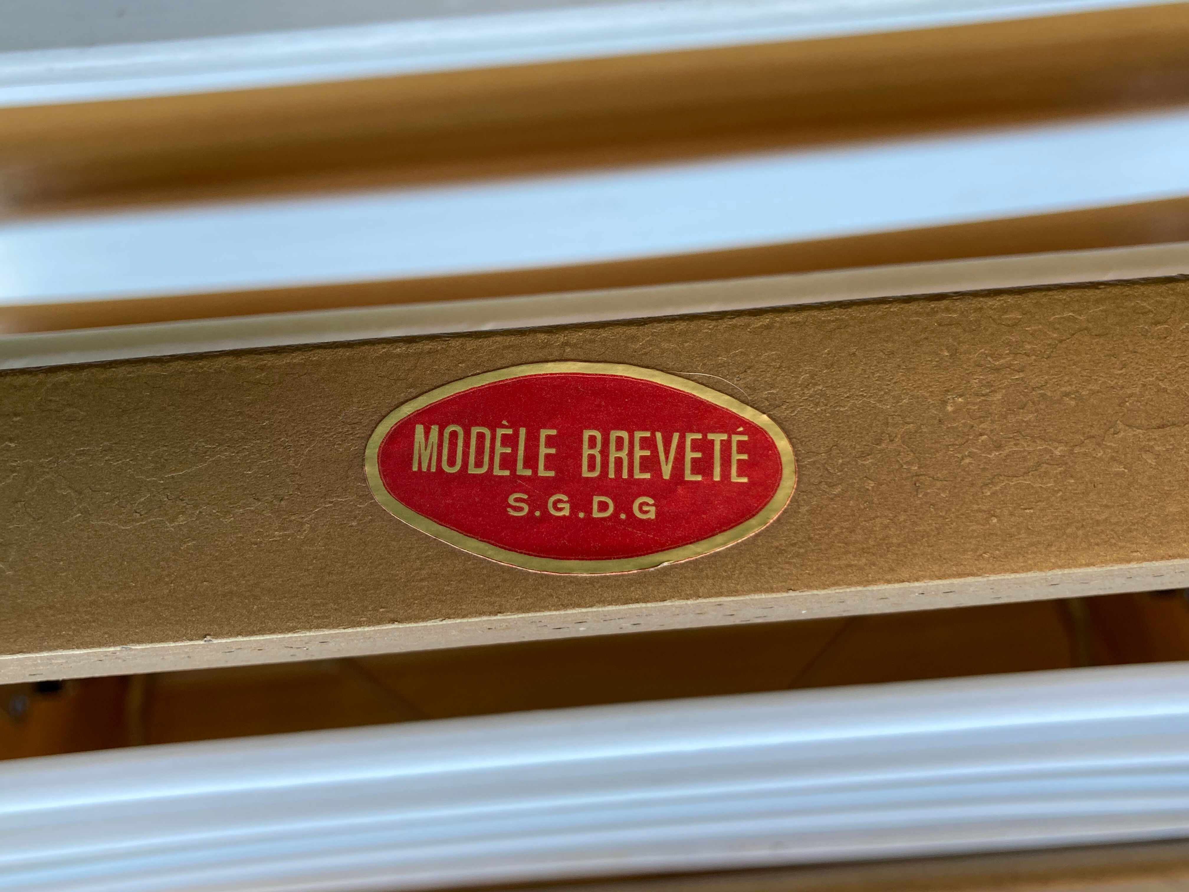 Meuble commode à roulette - lit repliable vintage