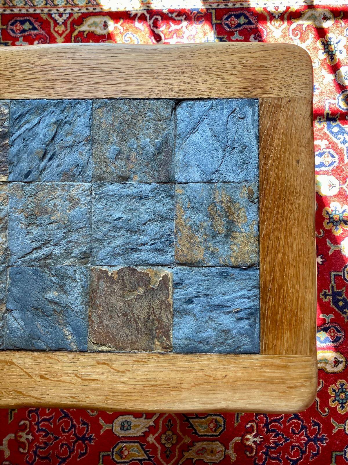Vintage coffee table in solid oak and slate – Press screw base