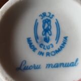 Lot de 4 tasses  et soucoupes Romania